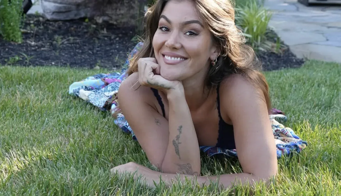 Tori Deal1