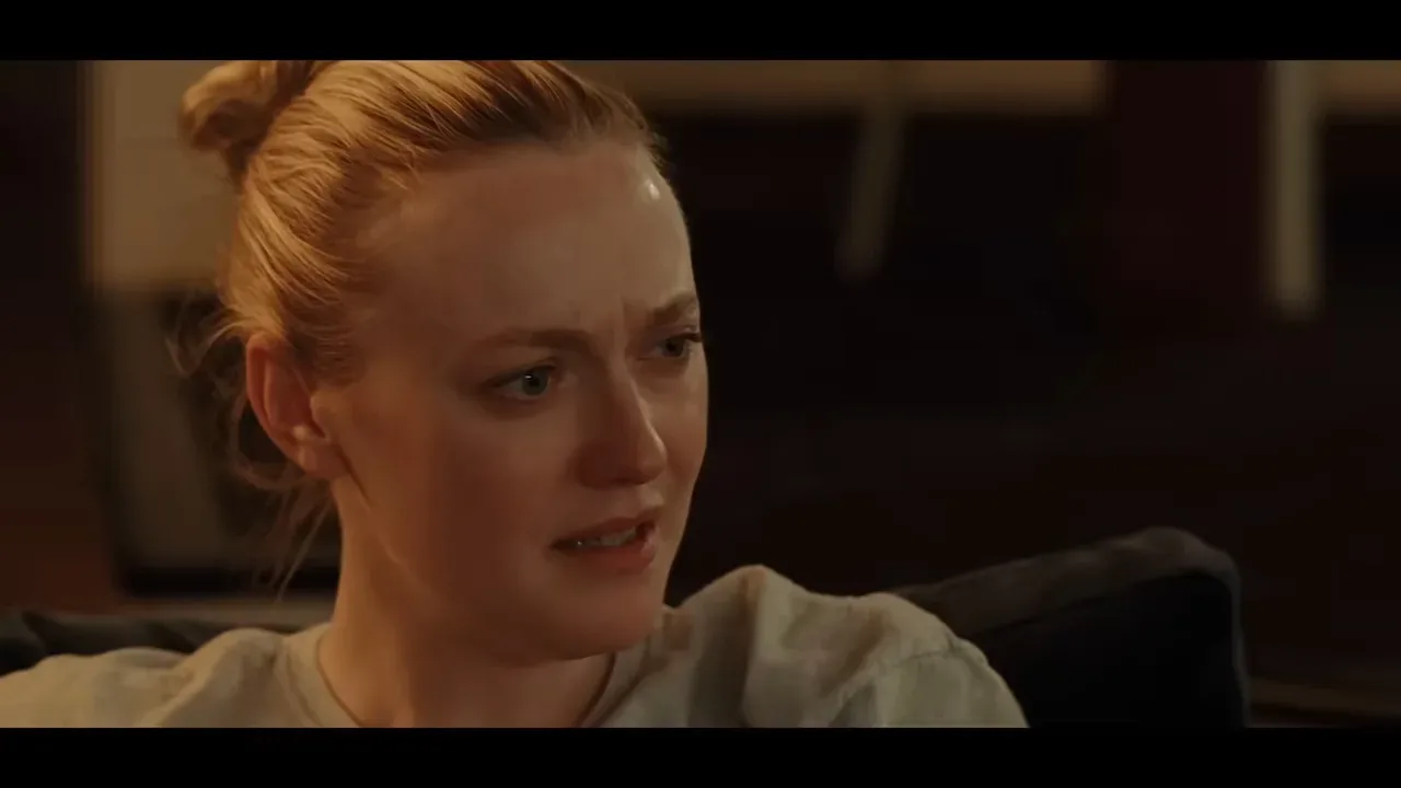 VS–YouTube-100THESUNNEVERSETSTrailerDakotaFanningJakeJohnsonIndependentFilmCompany-YouTube-0’43”