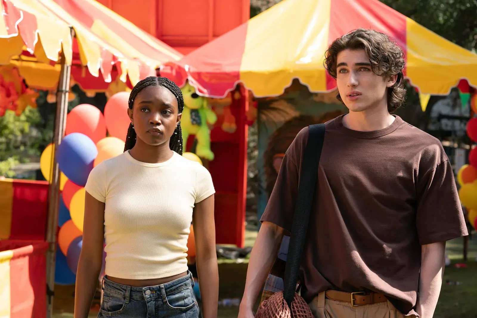 How will Xavier’s evolving trust in Agent Robinson shape the investigation into Cal’s death in Paradise E5?