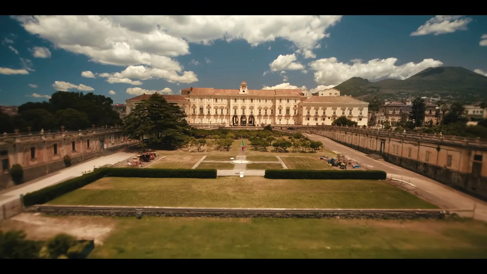 VS–YouTube-121MinervaAcademyOfficialTrailerNetflix-YouTube-0’06”