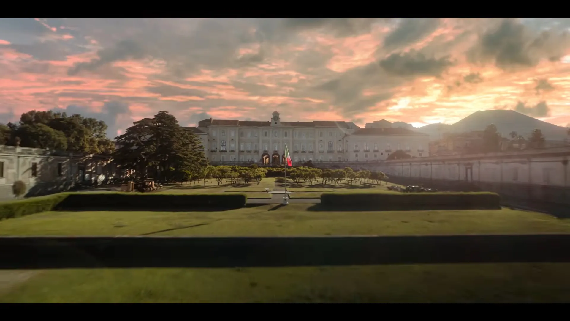 VS–YouTube-121MinervaAcademyOfficialTrailerNetflix-YouTube-0’42”