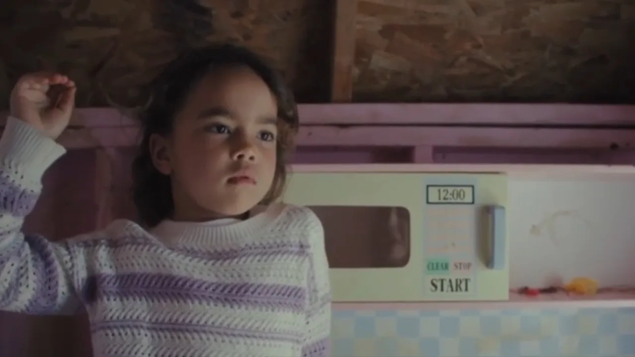 VS–YouTube-132TheLittleGirlWhoDidntExistLifetimeMovie2026-YouTube-1’01”