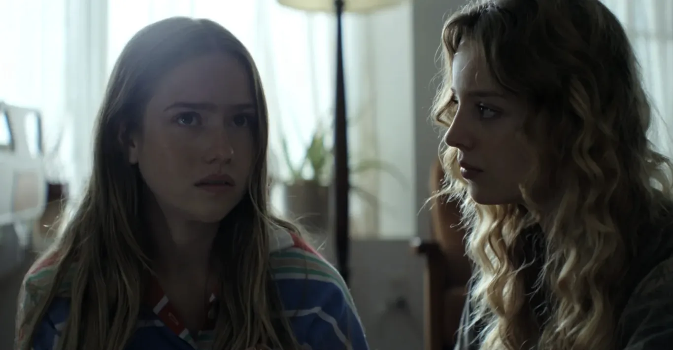 Do Oona and Ramona End Up Together in Sterling Point? Their Queer Romance Explained