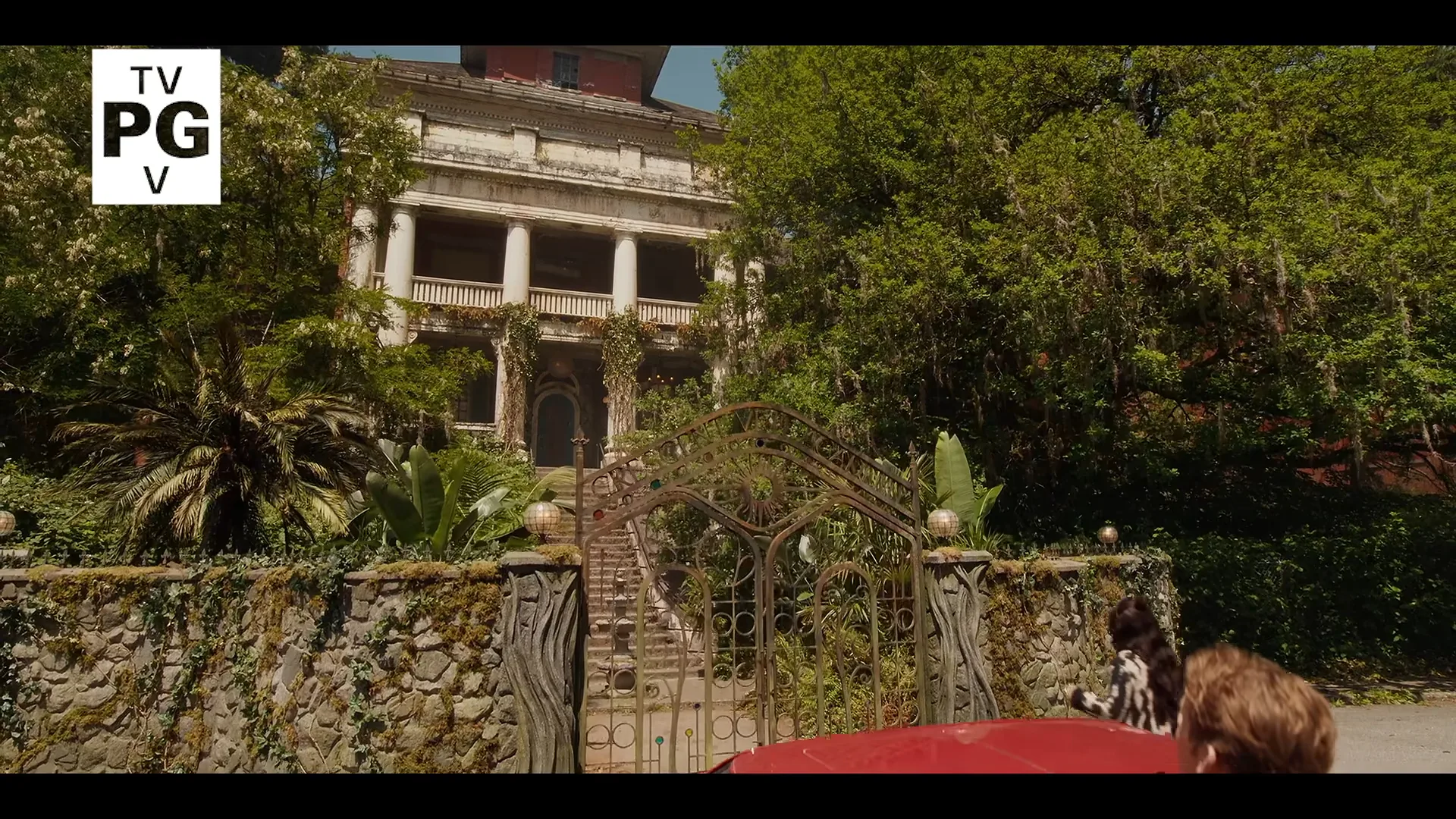 VS–YouTube-144CovenAcademyTrailerDisney-YouTube-0’02”