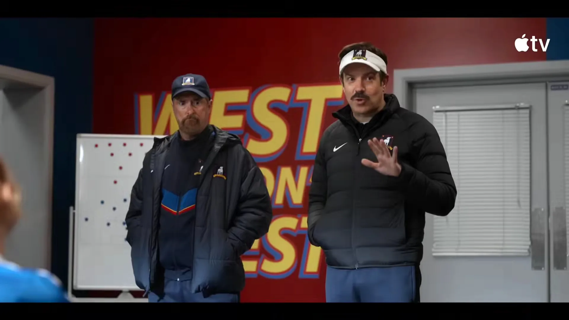 VS–YouTube-62TEDLASSOSeason4Episode3TRAILERFIRSTLOOK-YouTube-0’35”