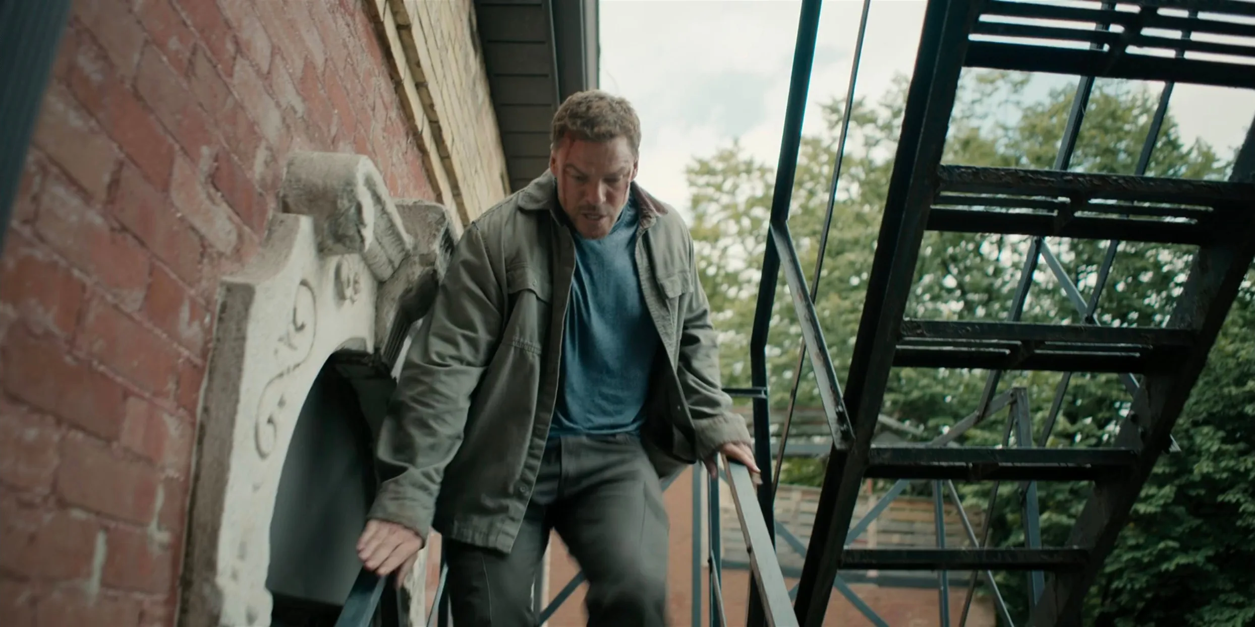 VS–PrimeVideo-PrimeVideoReacher-Season4-2’35”