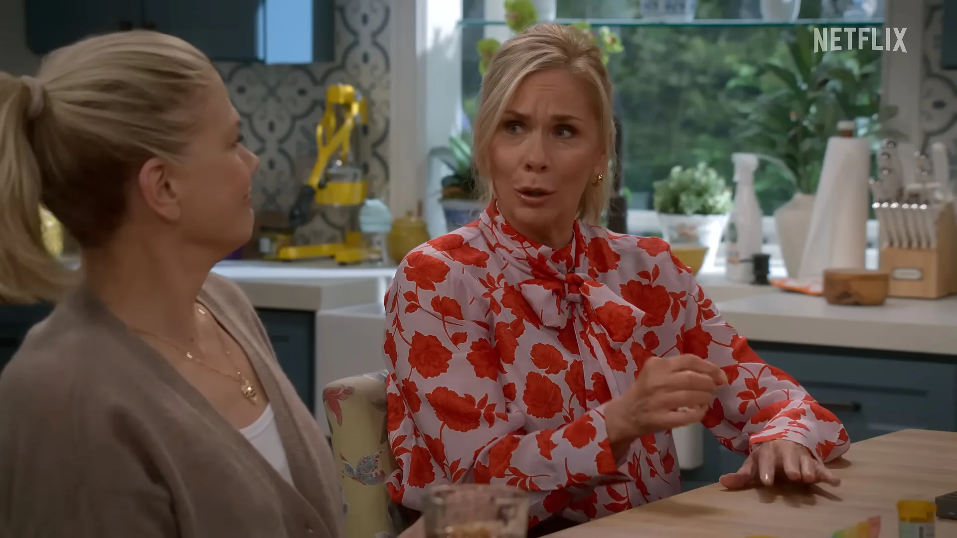 VS–YouTube-84LeanneSeason2OfficialTrailerNetflix-YouTube-1’26”