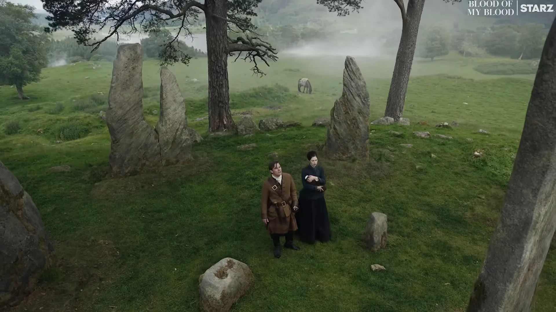 VS–YouTube-87OutlanderBloodofmyBloodSeason2OfficialTrailerSTARZ-YouTube-0’20”