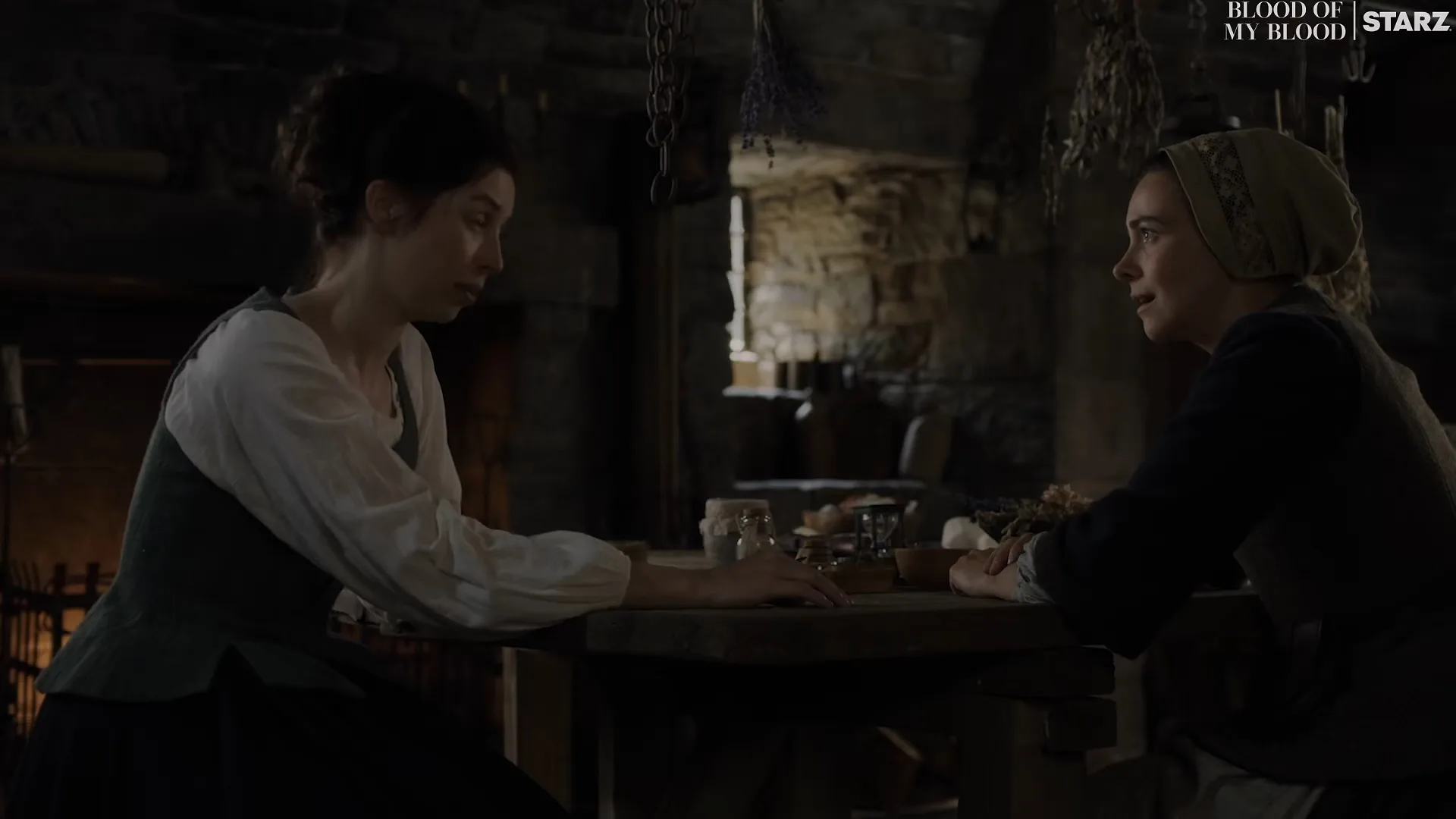 VS–YouTube-87OutlanderBloodofmyBloodSeason2OfficialTrailerSTARZ-YouTube-0’22”