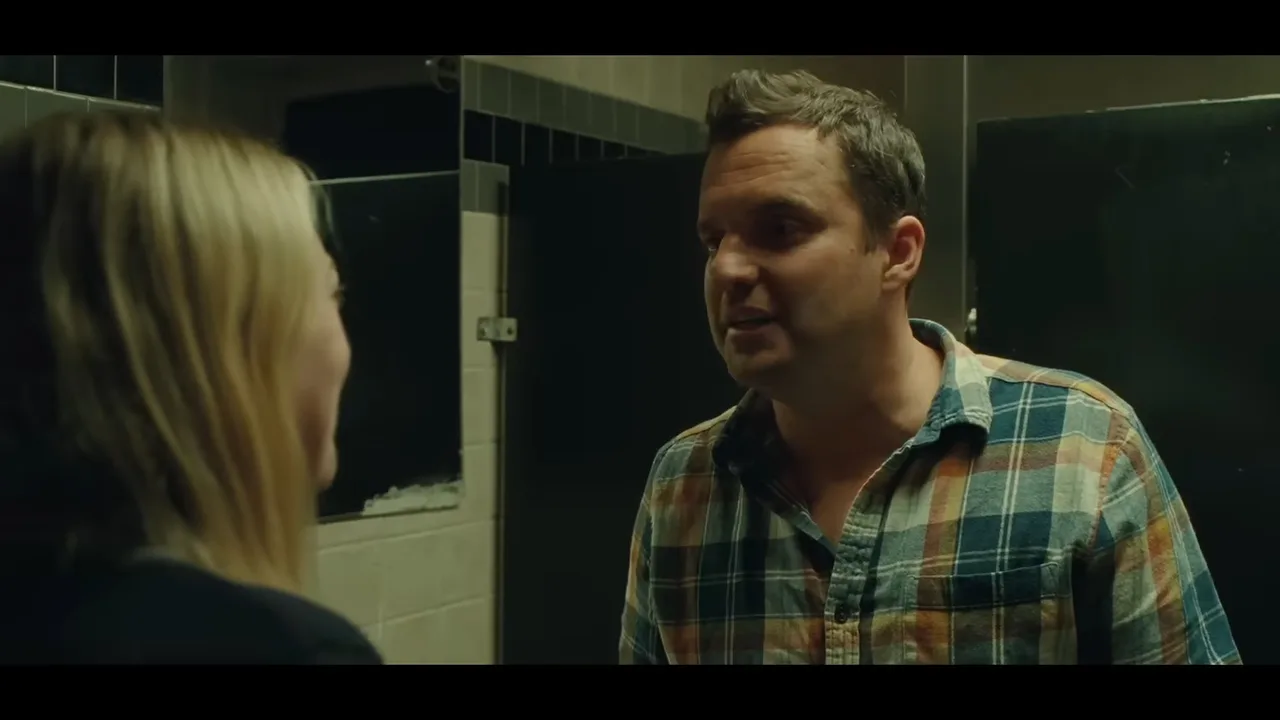 VS–YouTube-100THESUNNEVERSETSTrailerDakotaFanningJakeJohnsonIndependentFilmCompany-YouTube-0’06” (1)