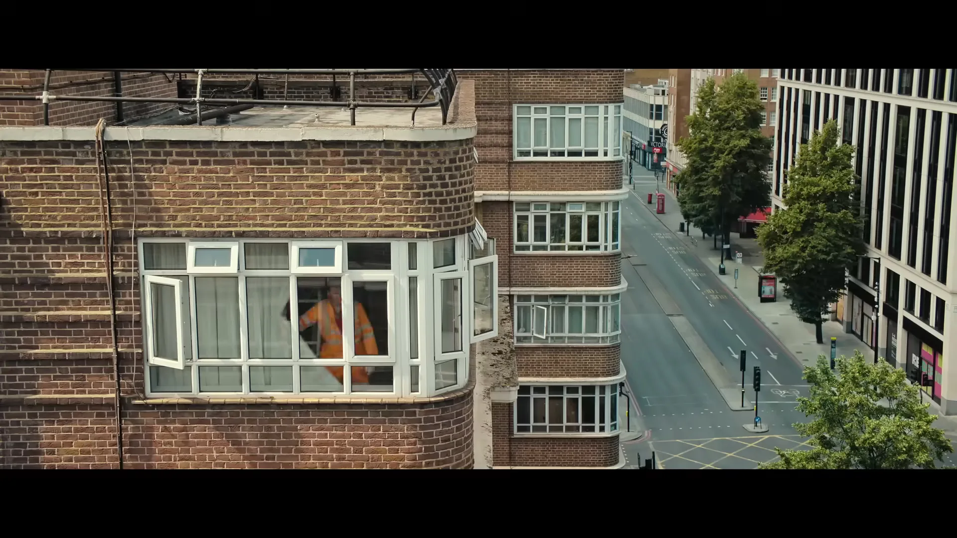 VS–YouTube-106FuzeOfficialTrailer-YouTube-0’35”
