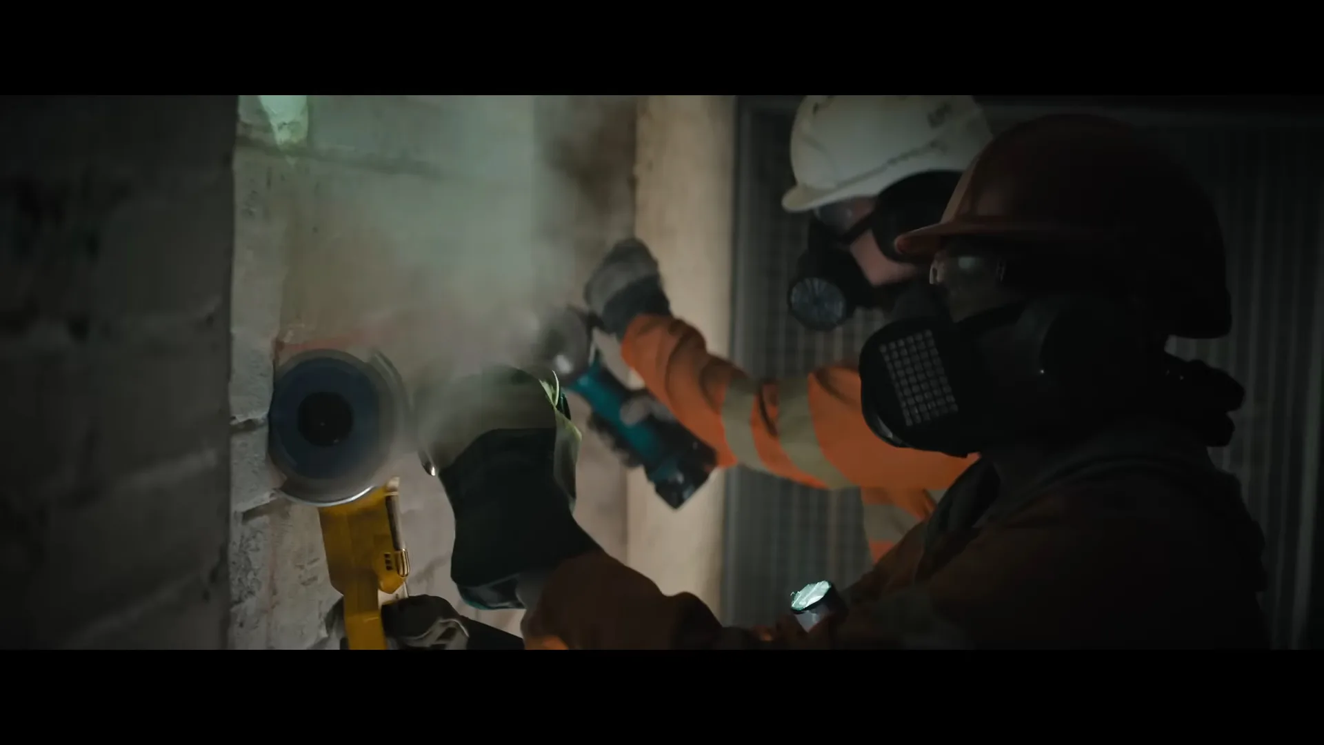 VS–YouTube-106FuzeOfficialTrailer-YouTube-0’39”