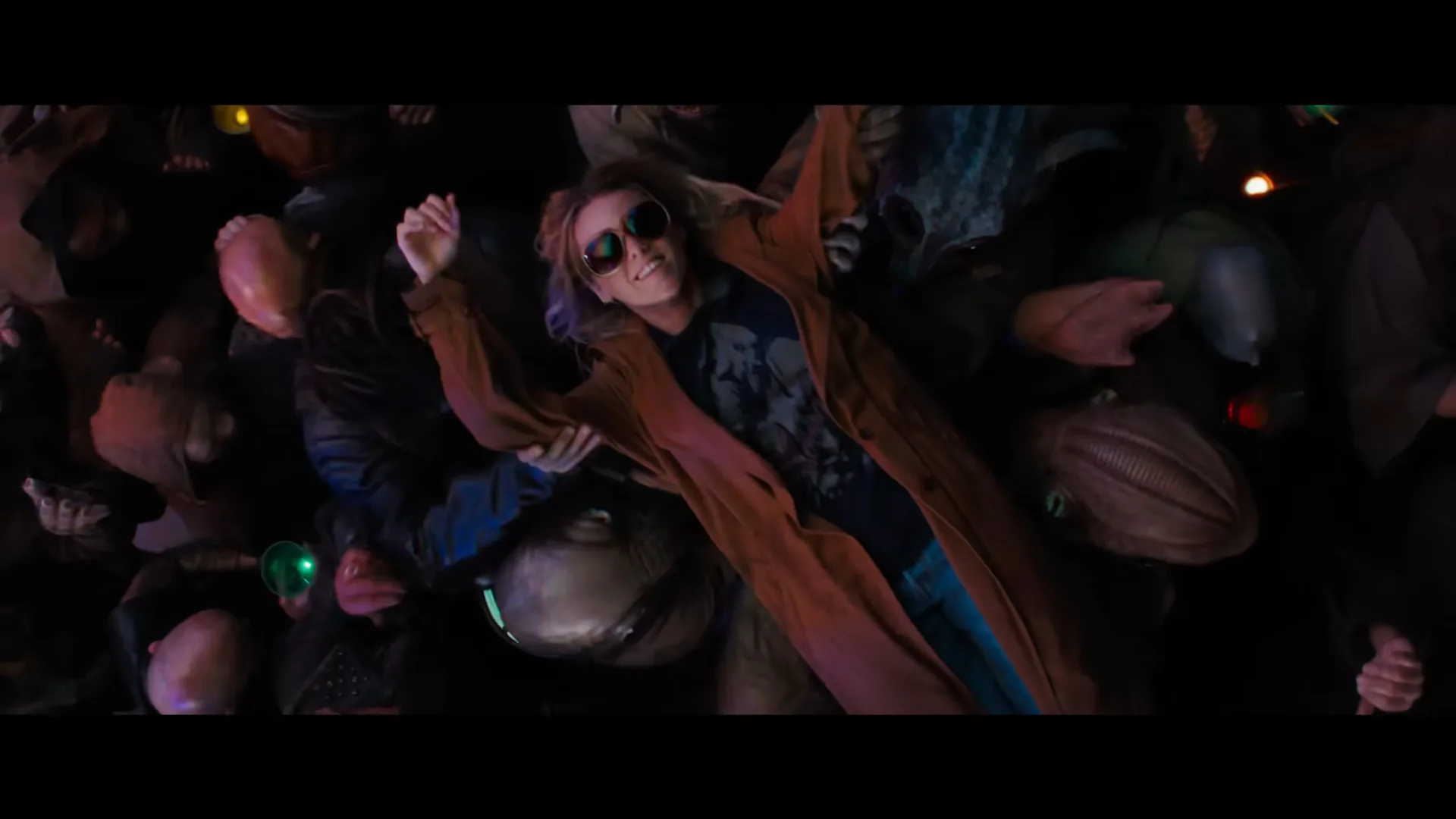 VS–YouTube-107SupergirlOfficialTrailer-YouTube-0’42”