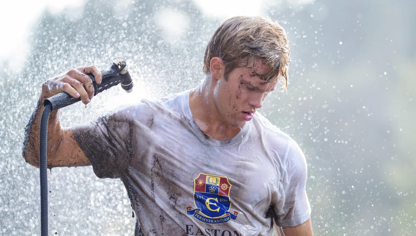 Crew Girl Cast Guide: Who Plays Teagan, Josh, Cam and the Easton Prep Crew?