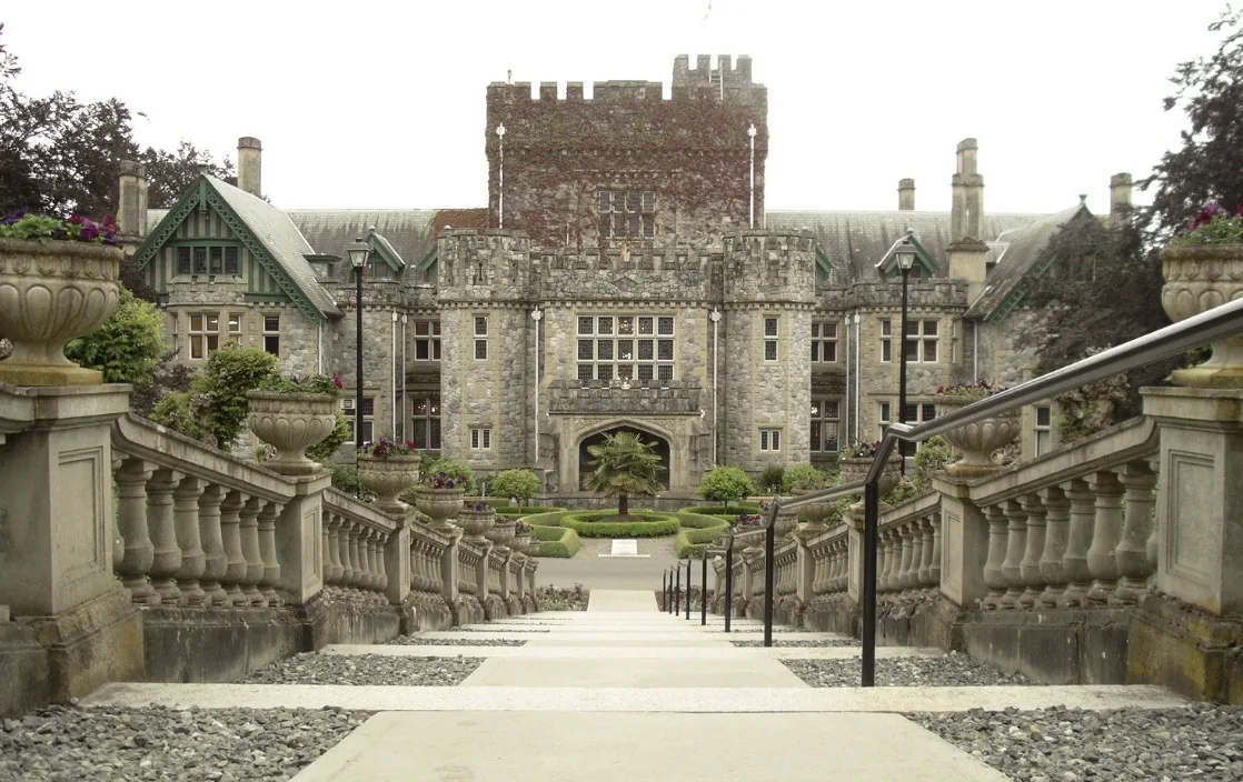 Crew Girl Filming Locations
