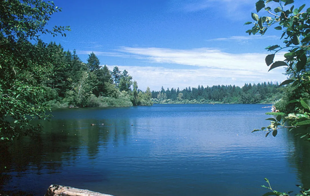 Crew Girl Filming Locations