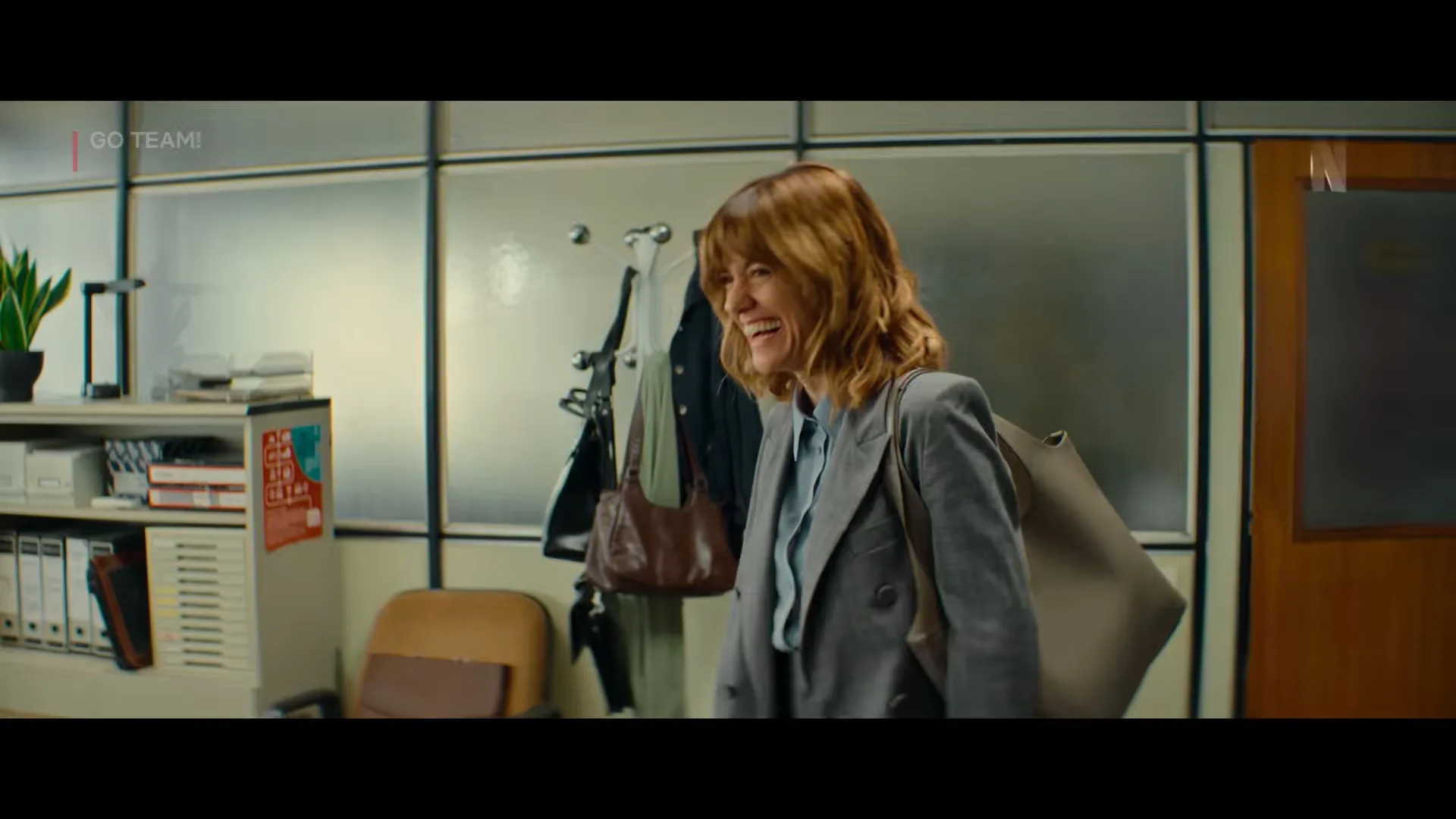 VS–YouTube-108GoTeamOfficialTrailerNetflix-YouTube-0’04”