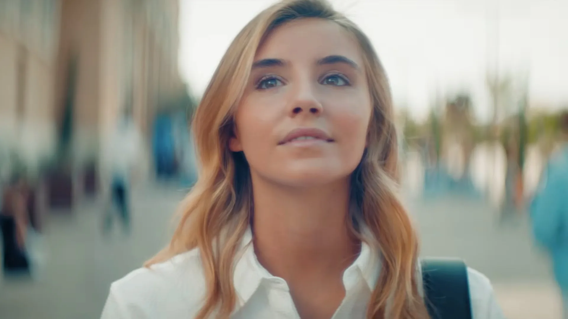 VS–YouTube-109YouMe-AgainsttheWorldTrailerPrimeVideo-YouTube-0’01”