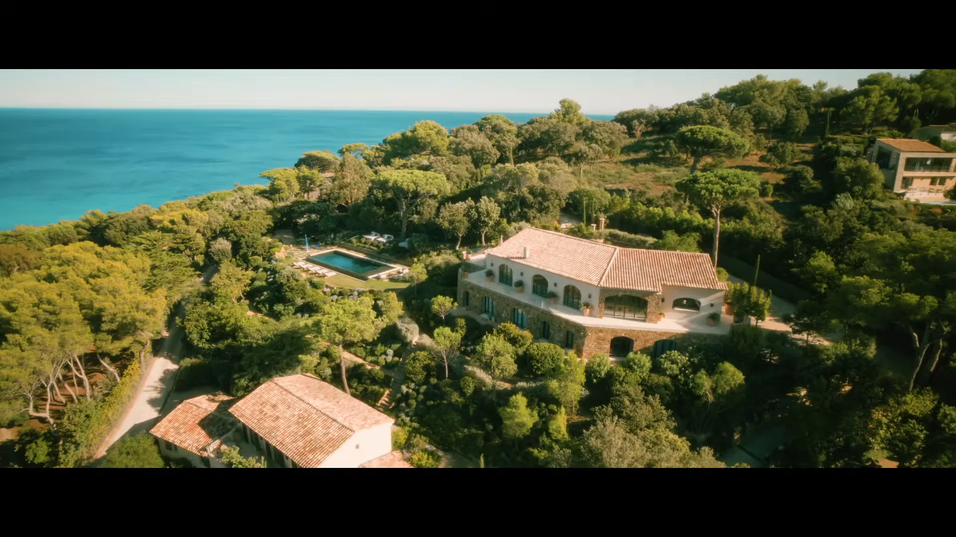 VS–YouTube-109YouMe-AgainsttheWorldOfficialTeaserPrimeVideo-YouTube-0’00”