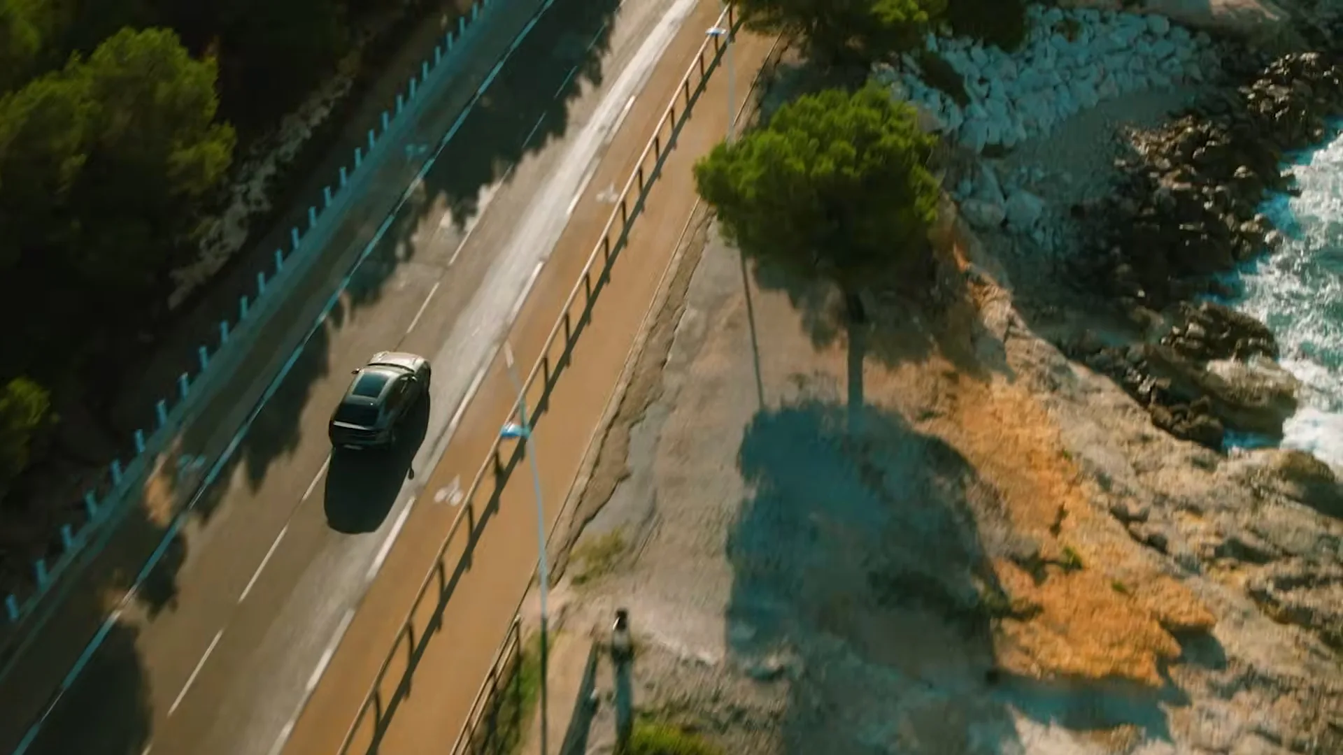 VS–YouTube-109YouMe-AgainsttheWorldTrailerPrimeVideo-YouTube-0’15”